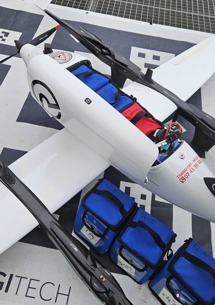 Drone et sacoches de transport opération de transport médical par drone