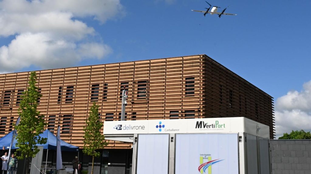 Liaison par drone médical entre le centre hospitalier de Verneuil d'Avre et d'Iton et le laboratoire Cerballiance de l'Aigle